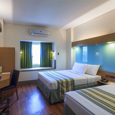 Microtel By Wyndham South Forbes Near Nuvali Santa Rosa Kültér fotó