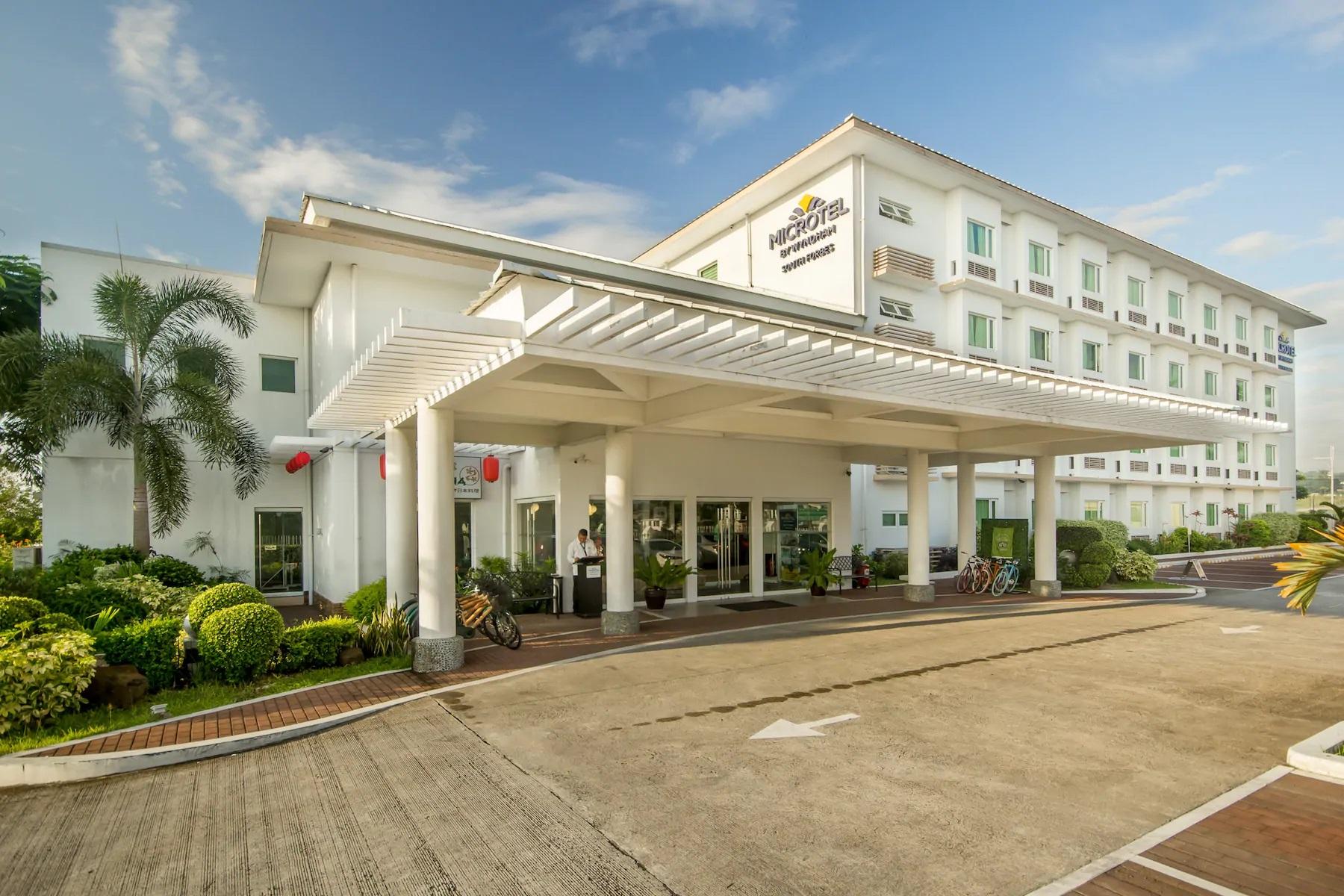 Microtel By Wyndham South Forbes Near Nuvali Santa Rosa Kültér fotó