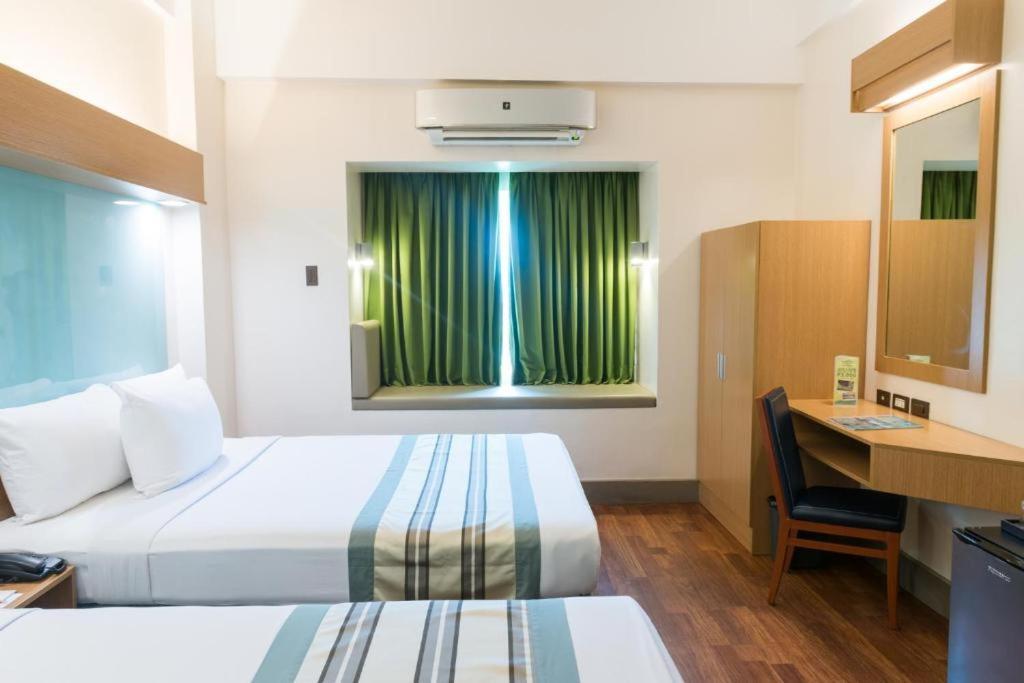 Microtel By Wyndham South Forbes Near Nuvali Santa Rosa Kültér fotó