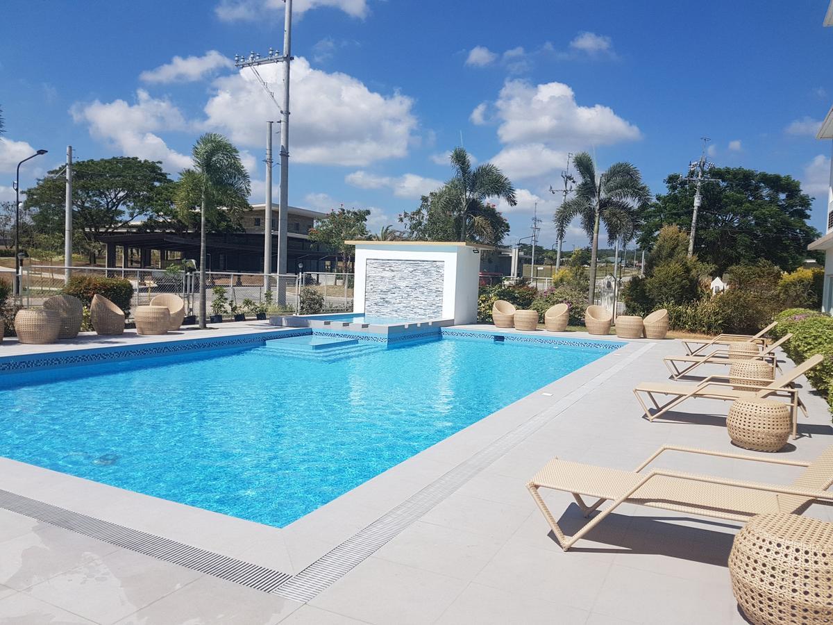 Microtel By Wyndham South Forbes Near Nuvali Santa Rosa Kültér fotó