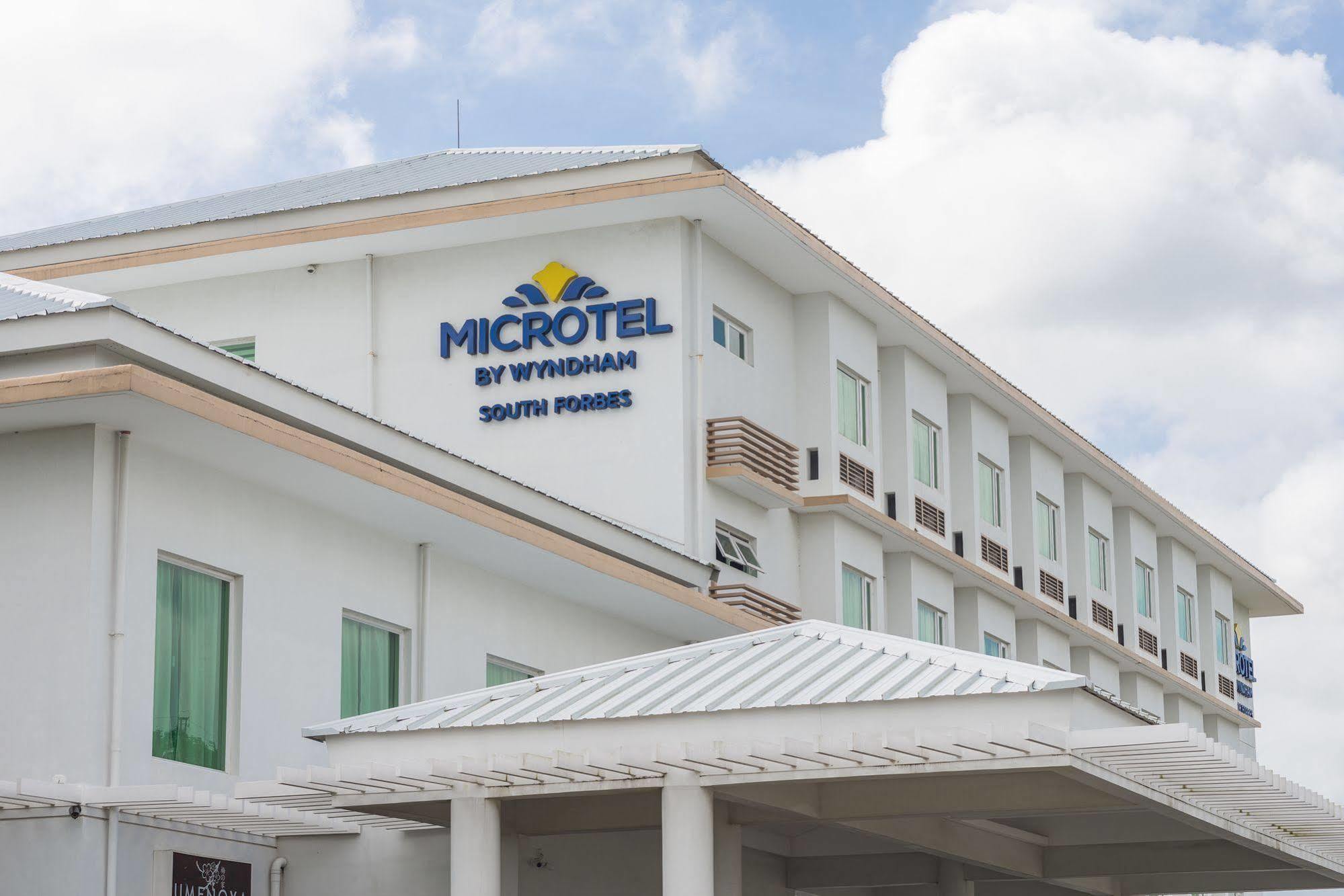 Microtel By Wyndham South Forbes Near Nuvali Santa Rosa Kültér fotó