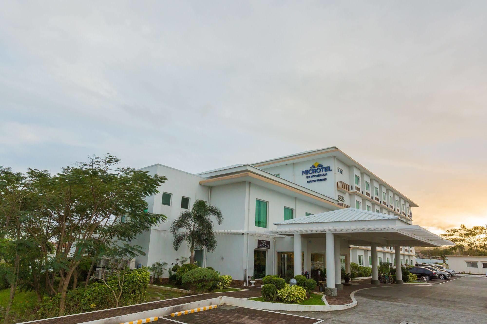 Microtel By Wyndham South Forbes Near Nuvali Santa Rosa Kültér fotó