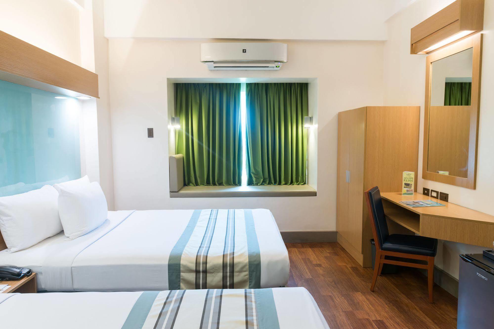 Microtel By Wyndham South Forbes Near Nuvali Santa Rosa Kültér fotó