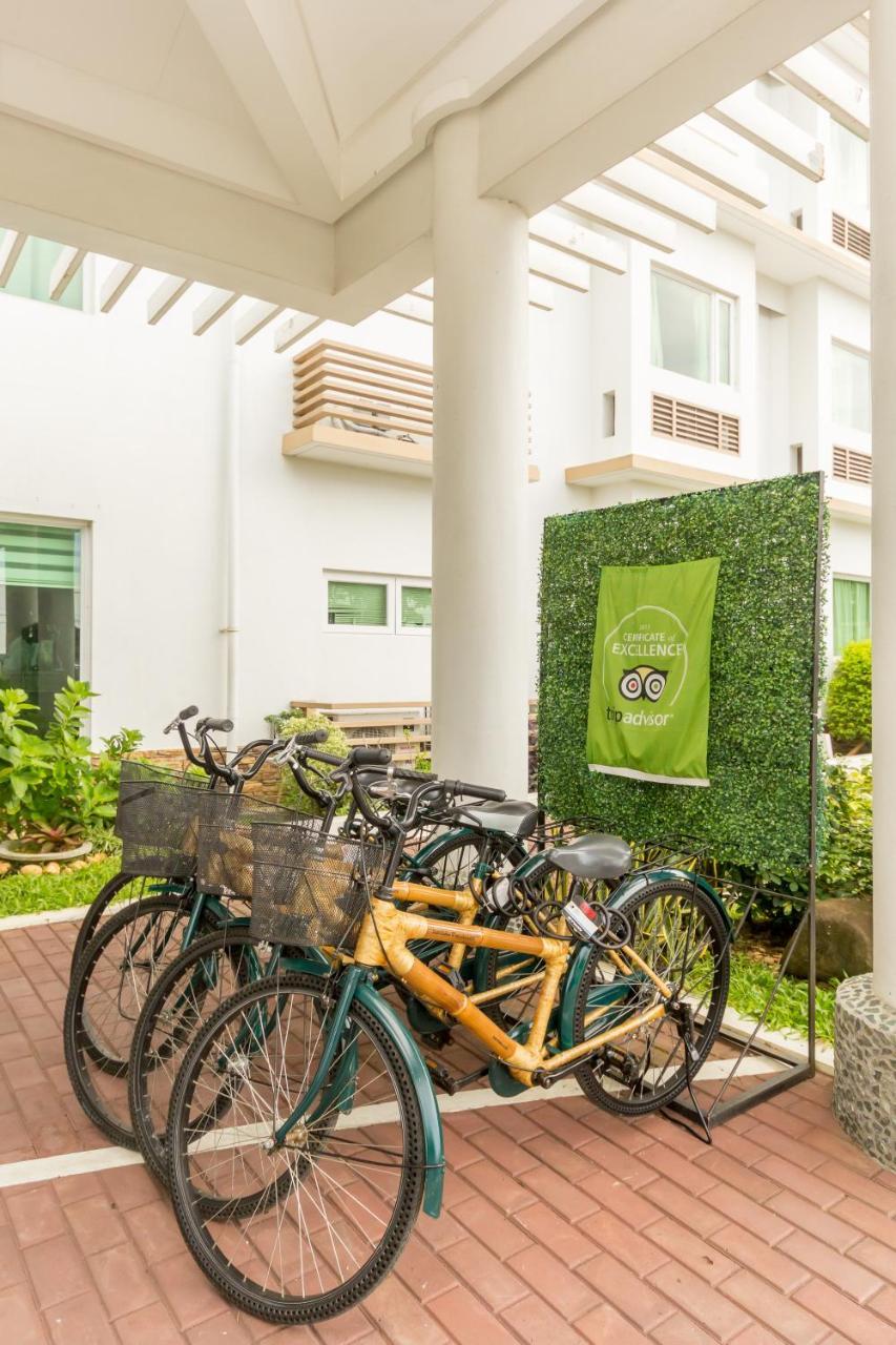 Microtel By Wyndham South Forbes Near Nuvali Santa Rosa Kültér fotó